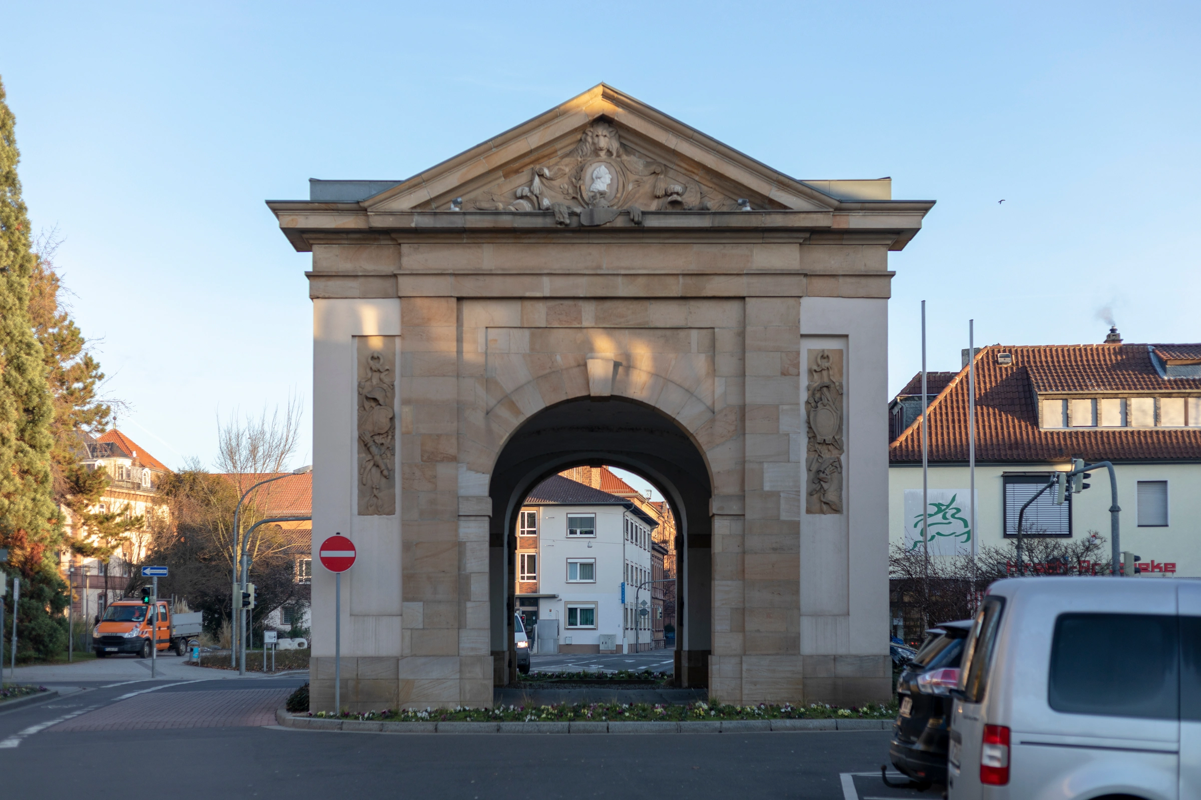 frankenthal-wormser-tor-stadtbild Frankenthal ist ein gefragter Wohnstandort in der Vorderpfalz und Teil der Rhein-Neckar-Region